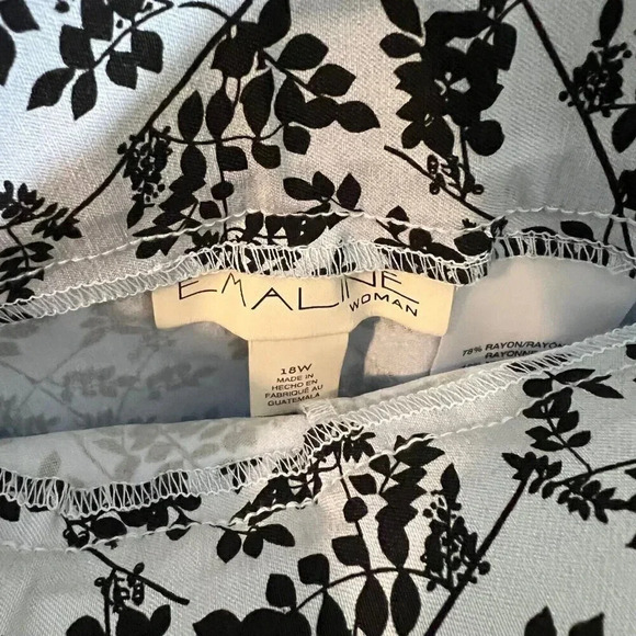 Emaline Cropped Pants Plus 18W Blue Black All Over Floral Pattern Stretch Career - Picture 6 of 6